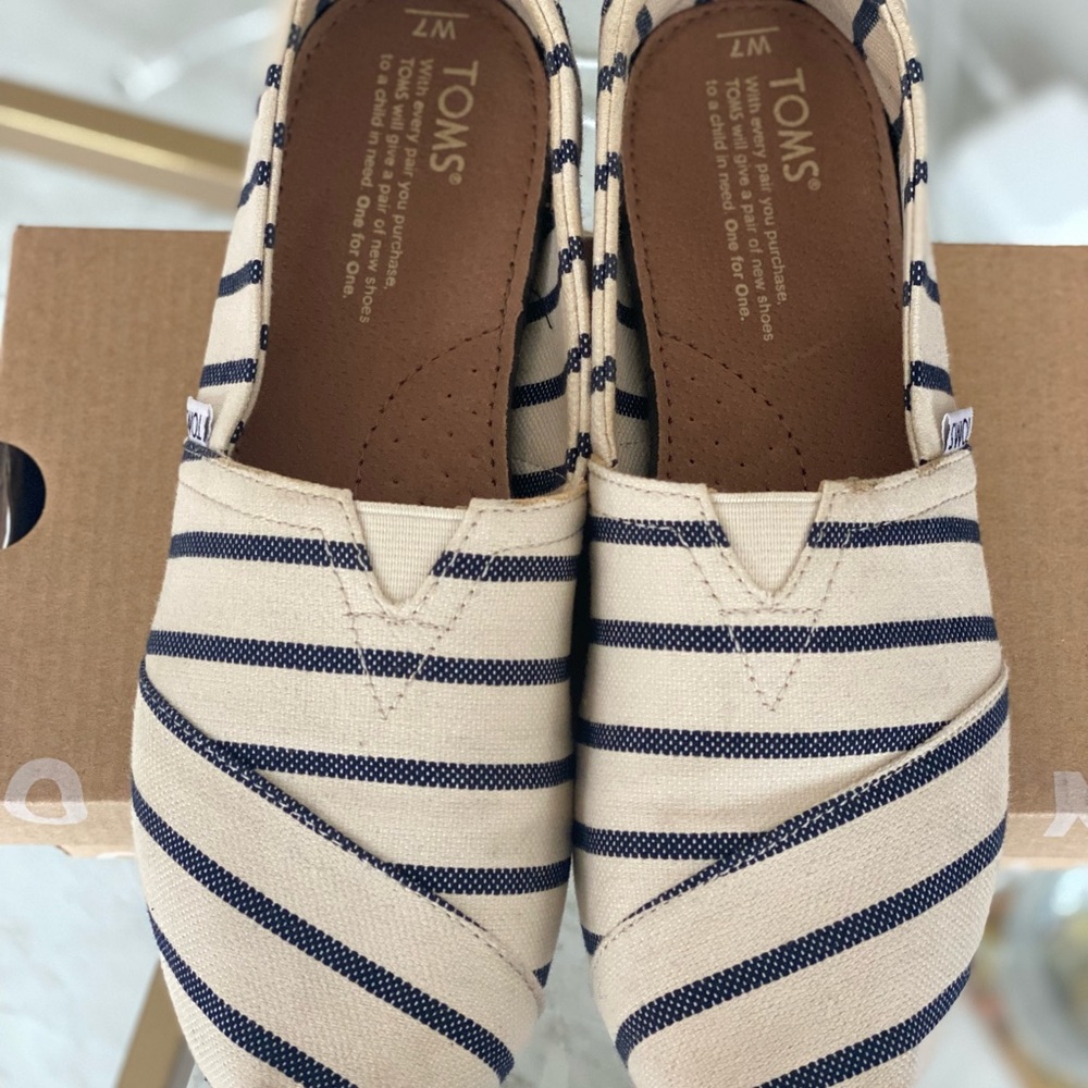 Womens Tom’s